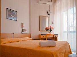 Hotel Admiral，位于皮纳雷拉的酒店