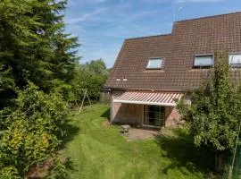 Graceful Holiday Home in Vrouwenpolder with Garden