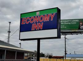 Economy Inn Motel，位于橙县德尔塔当斯赛马场和赌场附近的酒店
