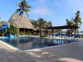 Hotel Mansión del Río，位于Izabal的酒店
