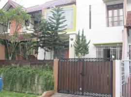 Holiday Home Bogor Syariah，位于茂物的酒店