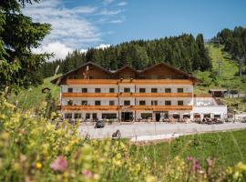 Laguscei Dolomites Mountain Hotel，位于阿拉巴的酒店