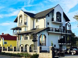 Boutique Hotel Casa Medievala，位于阿尔杰什河畔库尔泰亚的酒店