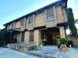 Casa Solis Monteprincipe，位于博阿迪利亚德尔蒙特的酒店