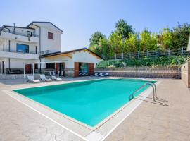 Villa Santoro ai TRE Ulivi con Piscina Privata，位于Caiazzo的酒店