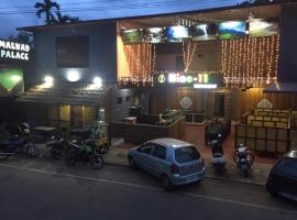 Malnad palace comfort & Nine 11 restaurant，位于Kalasa的酒店