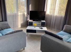 Maison de vacances - Lac de Chaumeçon - Morvan - La Méloise，位于Saint-Martin-du-Puy的酒店