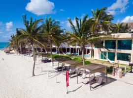 Le Reve Beachfront Hotel，位于普拉亚卡门的酒店