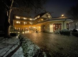Hotel Fohlenhof，位于Ampfing的酒店
