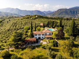 PODERI LA ROCCHETTA Luxury Villa on the Hills of Lake Garda，位于圣费利切德尔贝纳科的酒店