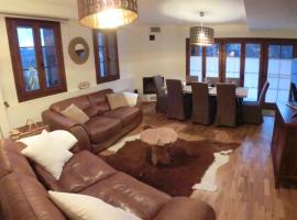 Ca Solleta, casa de montaña a 20 min de la Peülla, Vaqueira-Beret，位于Isavarre的酒店