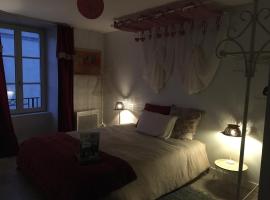 Café Couette / Café DesTours，位于Sainte-Suzanne的酒店