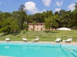 VILLA LIZ Tuscany, private pool, hot tub, property fenced, pets allowed