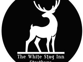 The White Stag Inn，位于斯特拉西尔的低价酒店