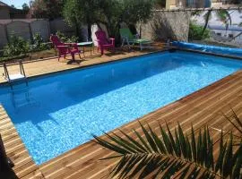 STUDIO Climatisé 4 Personnes 27 M2 + Terrasse 15 M2 + Piscine et Pétanque