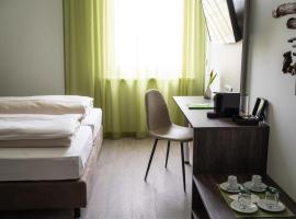 eee Hotel Graz，位于Neupirka的酒店