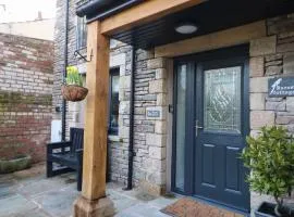 Macaw Cottages No 4A