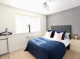 Large Stylish Cambridge House (4BR/Free Parking)