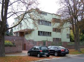 Gästehaus am Klinikum，位于萨勒河畔哈雷的旅馆