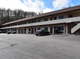 PLYMOUTH MOTOR LODGE，位于Terryville的酒店