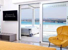 Luxury Suite La Finestra Sul Lago，位于佩斯基耶拉德加达的豪华酒店