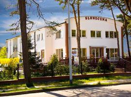 多姆韦博克辛科维斯罗尼斯纳酒店，位于乌斯特卡的度假村
