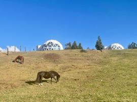 GLAMPING PARA PAREJA Y FAMILIA FRENTE LA LAGUNA DE SUESCA-mirador de la laguna，位于苏埃斯卡的酒店