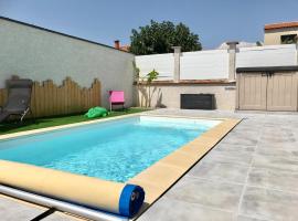 Gîte de Leni - Maison avec piscine，位于托尔雷莱的家庭/亲子酒店