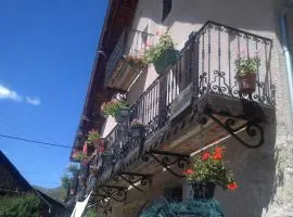 appartement gentiane 4personnes dans gite "la maison d'augustin" classé 3 étoiles,la tour,73530 st jean d'arves