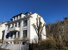 Rooms in quiet white villa apartment Hortensiavej 8 on Frederiksberg C，位于哥本哈根的青旅