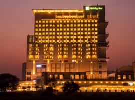Holiday Inn Gurugram Sector 90, an IHG Hotel，位于古尔冈Farukh Nagar Fort附近的酒店