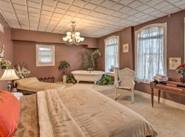 Pet-Friendly Apt 2 Blocks to Riverside Park!，位于Yankton的酒店