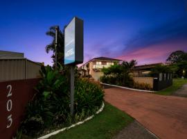 Kennedy Drive Boutique Motel - Close To City Centre & Airport，位于堤维德岬的酒店