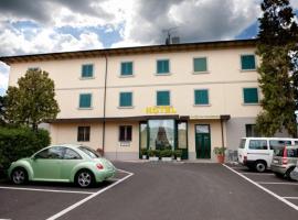 hotel palazzaccio，位于切奇纳的酒店