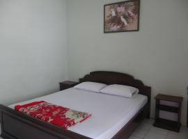 Hotel Garuda near Alun Alun Banjarnegara Mitra RedDoorz，位于沃诺索博的酒店