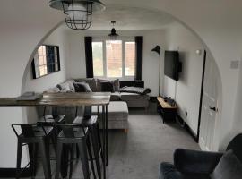 Riverside Park Penthouse Apartment In St Neots，位于圣尼奥特的公寓