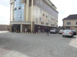 Serena Hotel & Suites，位于Ijesa-Tedo的酒店