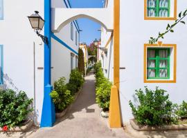 20 metres from the Sea in Puerto de Mogan，位于莫甘海滩的酒店