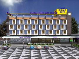 Hotel Bhilad Gate，位于Valsad的酒店
