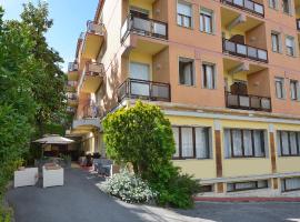 Hotel Attico，位于基安奇安诺泰尔梅的酒店