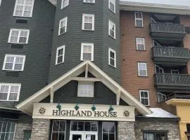 Highland House 207 Slopeside, Village Area, Ski in out