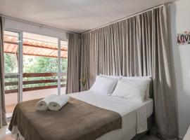 Casa Villa Noronha Suites，位于费尔南多 - 迪诺罗尼亚的酒店