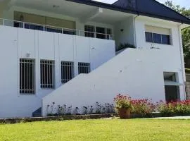 Casa en plena naturaleza al lado del rio Verdugo