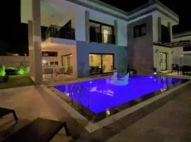 magnifique villa avec piscine prive kusadasi
