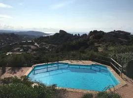 Casa di Maia, piscina, posto auto e giardino