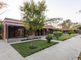 OYO 28692 Nandan Resort，位于博帕尔的酒店