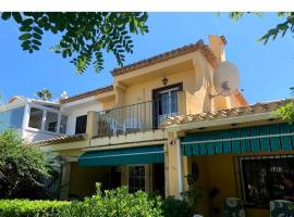 CASA DUPLEX BUNGALOW Dénia，位于德尼亚的酒店