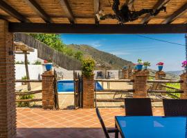 Malaga mountains winehouse with private pool，位于Borge的酒店
