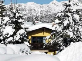 The Seefeld Retreat - Central Family Friendly Chalet - Mountain Views