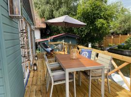 Ferienhaus Grosses Meer mit Boot，位于Südbrookmerland的酒店